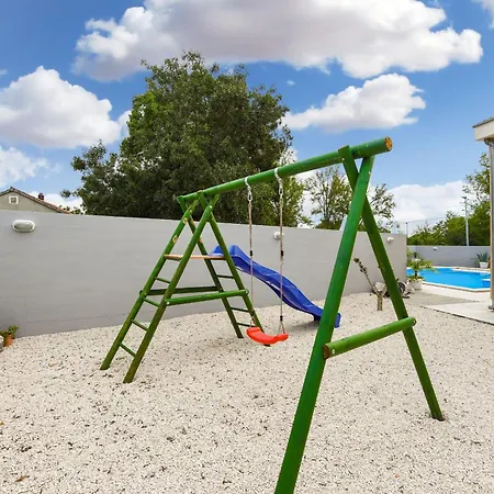 Delmonicos Zadarvillas *