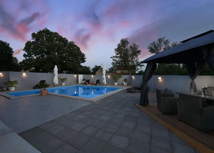 Delmonicos Zadarvillas ヴィラ Briševo