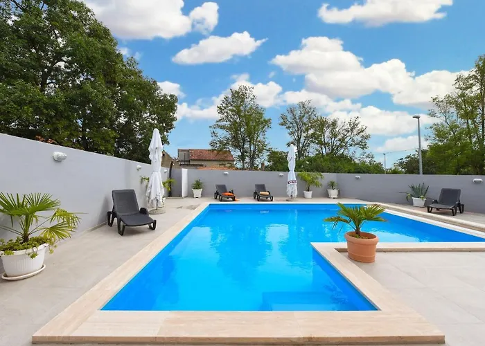 Delmonicos Zadarvillas Vila