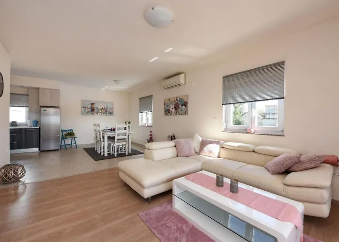 Delmonicos Zadarvillas *