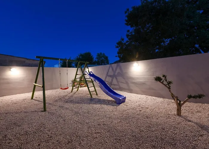 Delmonicos Zadarvillas *