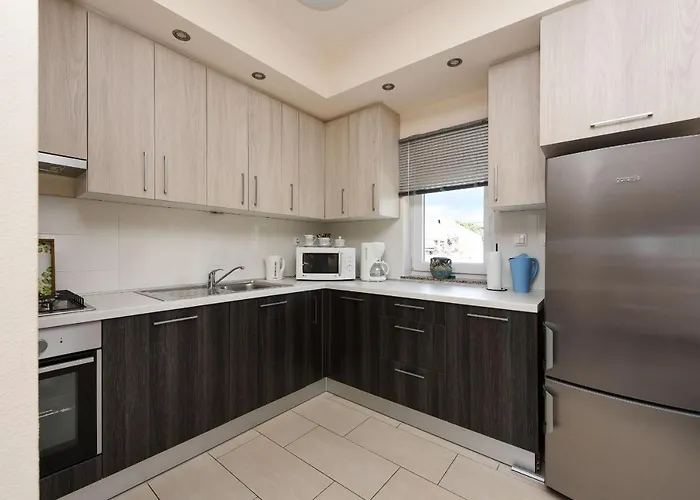 Delmonicos Zadarvillas Vila