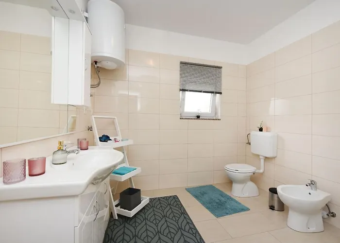 Vila Delmonicos Zadarvillas *