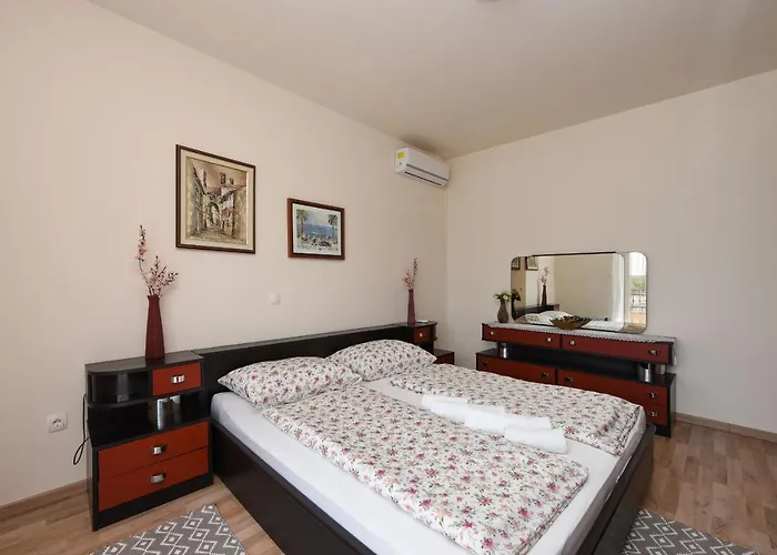 Delmonicos Zadarvillas Brisevo