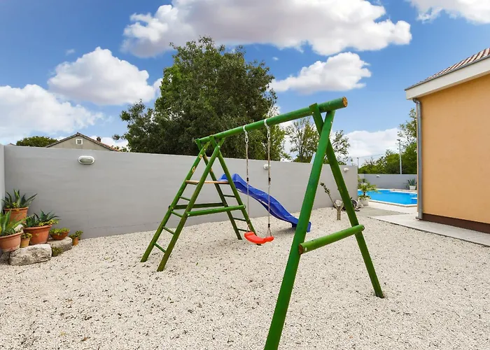 Delmonicos Zadarvillas *