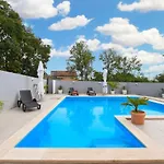 Delmonicos Zadarvillas 빌라