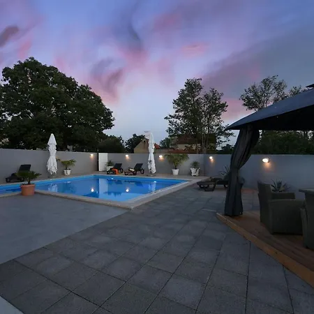 Delmonicos Zadarvillas 别墅 Brisevo