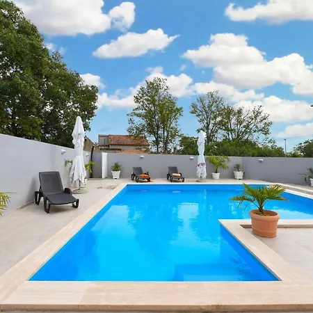 Delmonicos Zadarvillas וילה